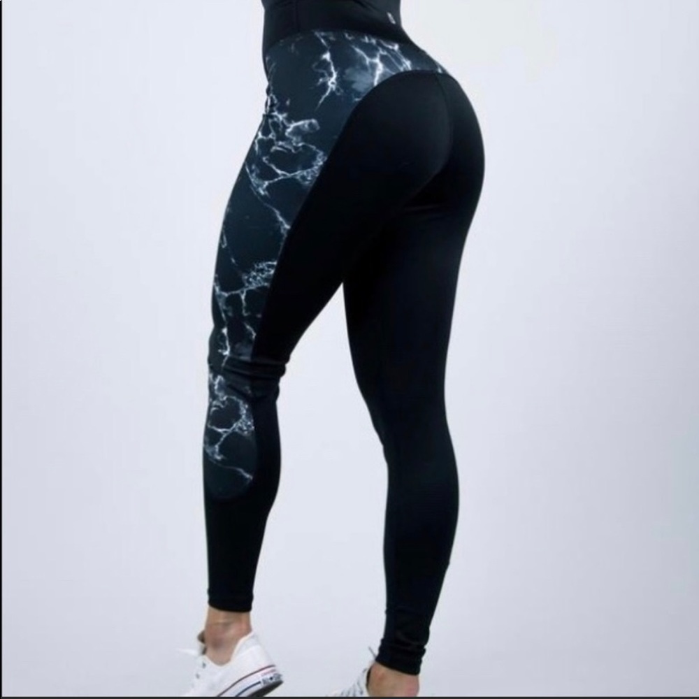 Buffbunny Onyx Marble Leggings